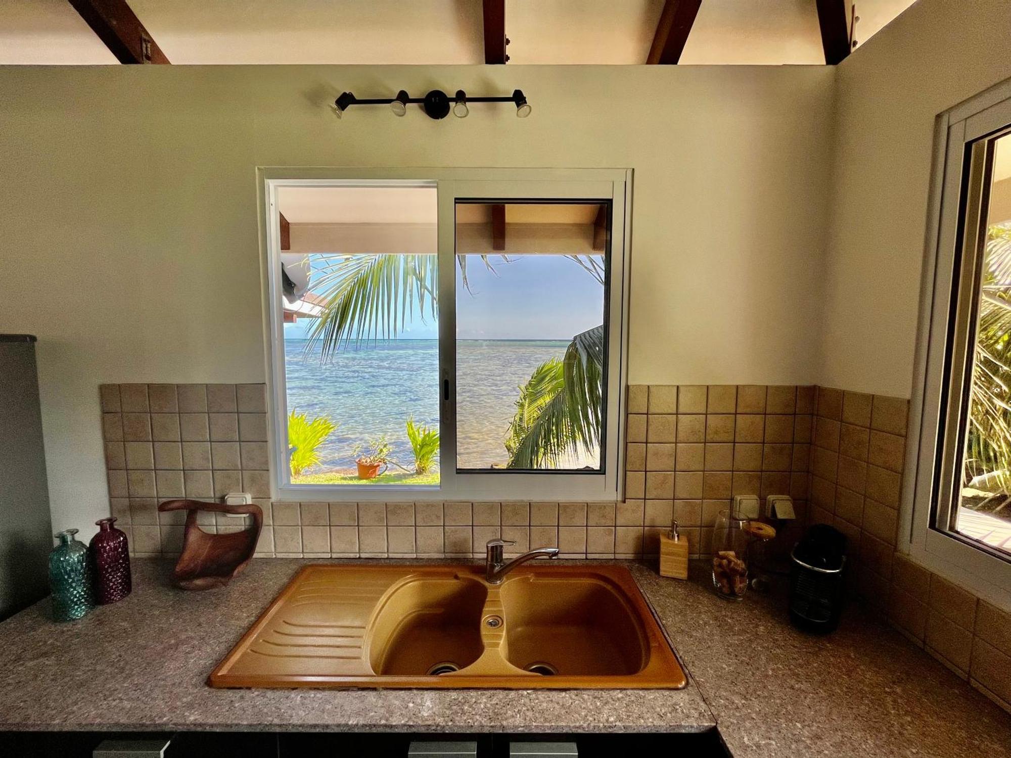 O'Coco Bungalow- Breathtaking Waterfront Views, Endless Memories Paea Exterior photo