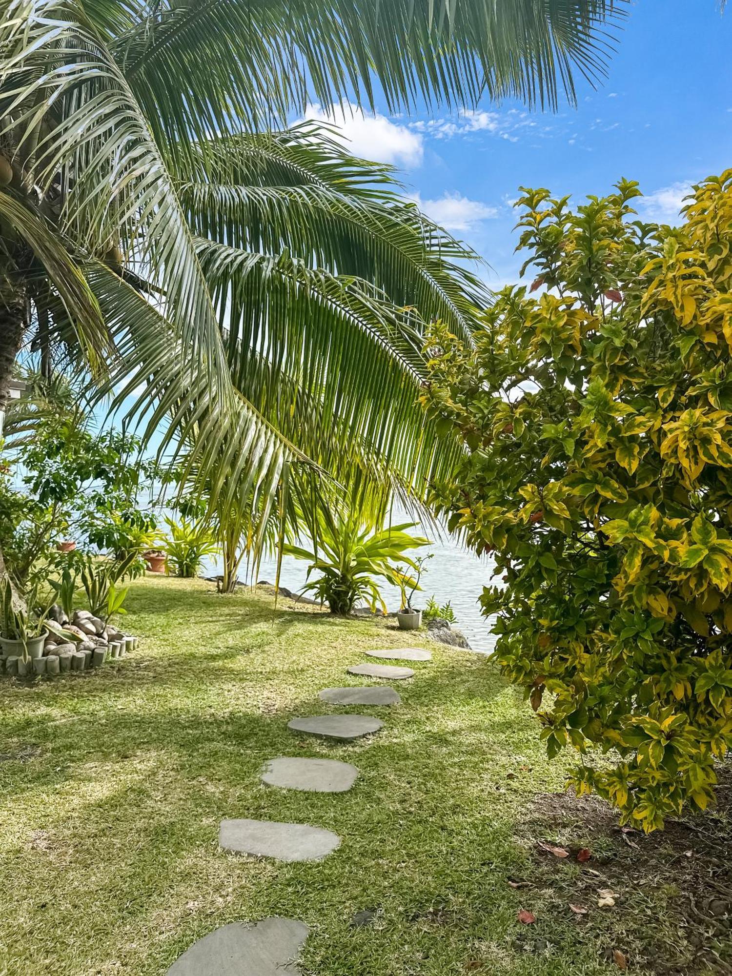 O'Coco Bungalow- Breathtaking Waterfront Views, Endless Memories Paea Exterior photo